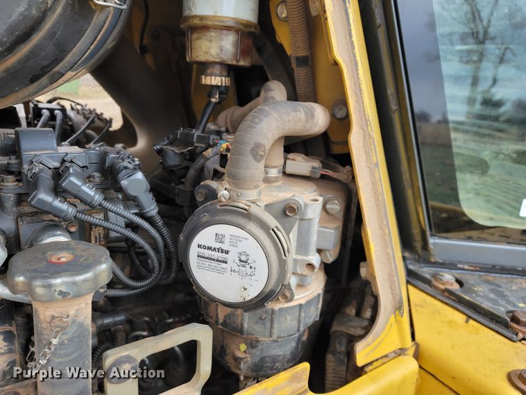 image for item KB9933 2012 Komatsu D65WX-17  dozer