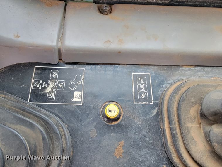 image for item KB9933 2012 Komatsu D65WX-17  dozer