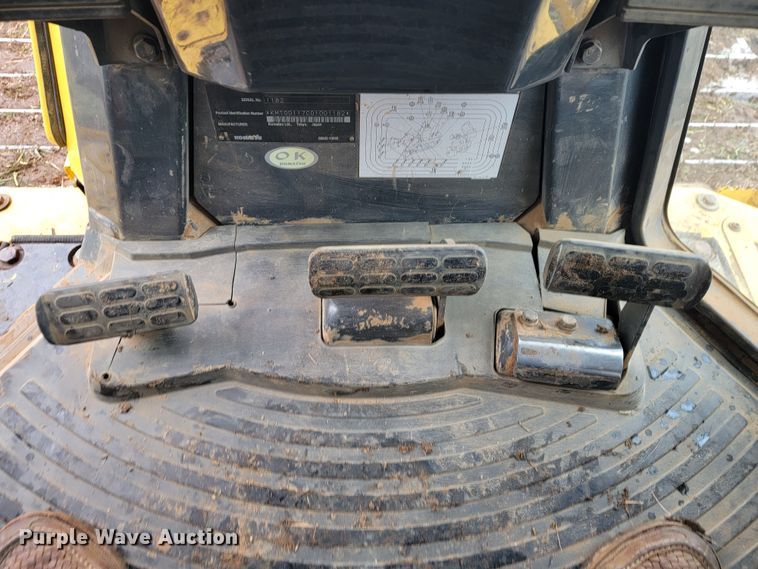 image for item KB9933 2012 Komatsu D65WX-17  dozer