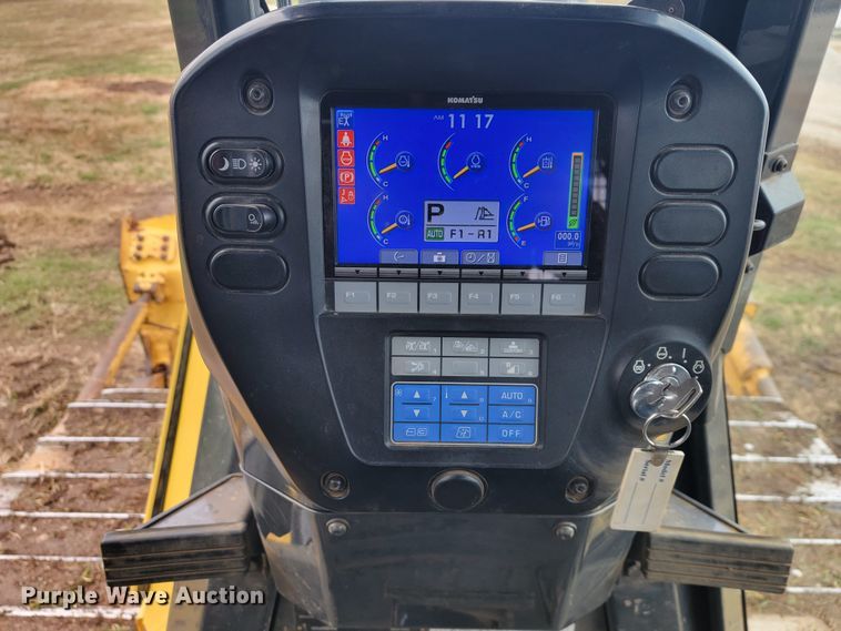 image for item KB9933 2012 Komatsu D65WX-17  dozer