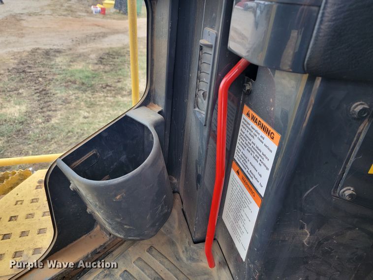 image for item KB9933 2012 Komatsu D65WX-17  dozer