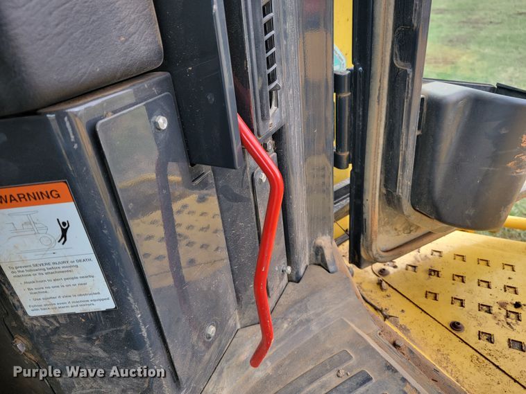 image for item KB9933 2012 Komatsu D65WX-17  dozer