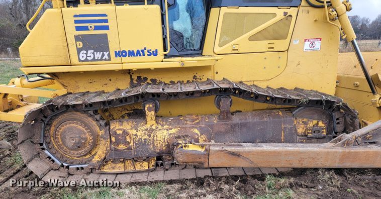 image for item KB9933 2012 Komatsu D65WX-17  dozer