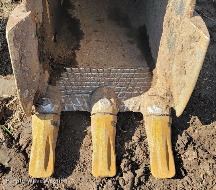 image for item KB9940 2018 Komatsu PC238USLC-11  excavator