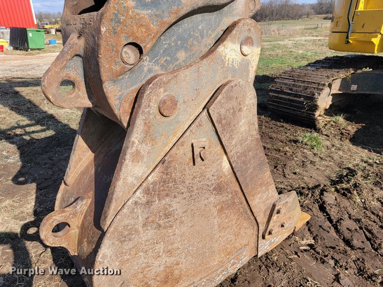 image for item KB9940 2018 Komatsu PC238USLC-11  excavator