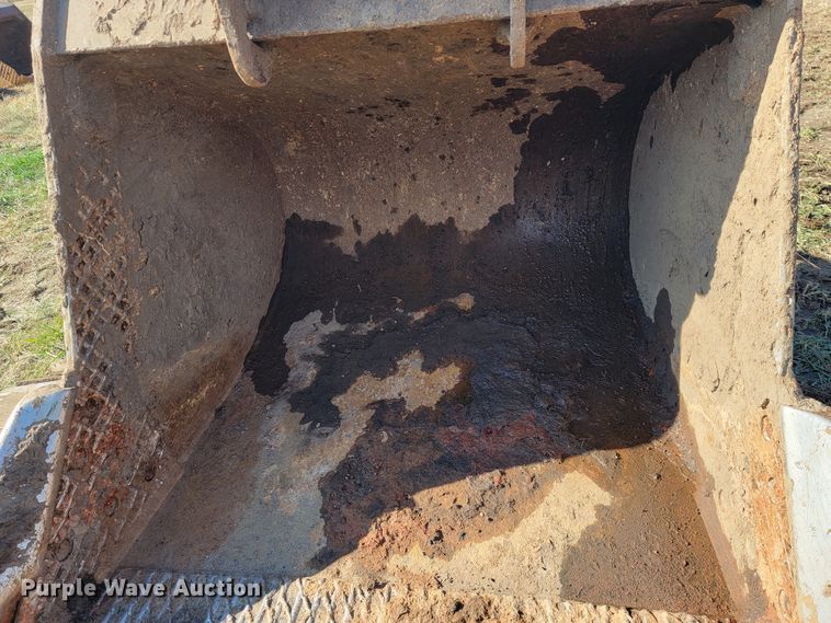 image for item KB9940 2018 Komatsu PC238USLC-11  excavator