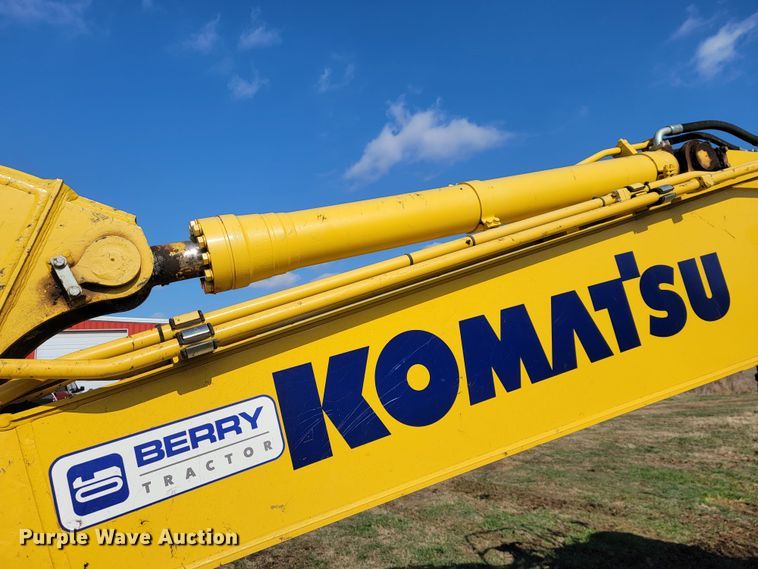 image for item KB9940 2018 Komatsu PC238USLC-11  excavator