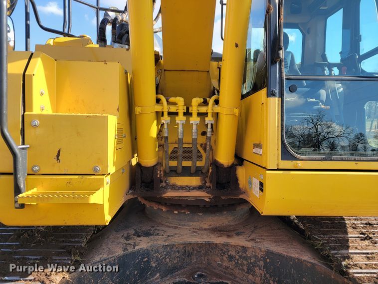 image for item KB9940 2018 Komatsu PC238USLC-11  excavator