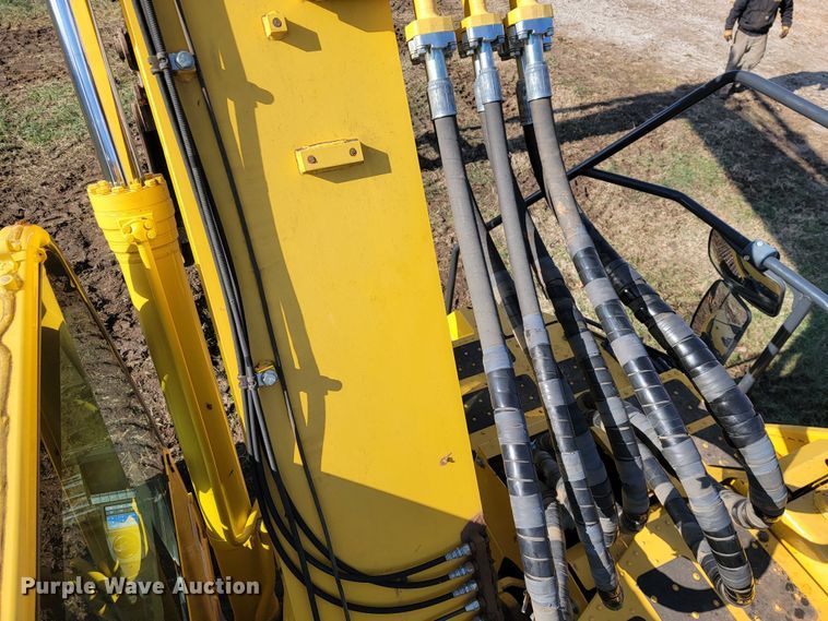 image for item KB9940 2018 Komatsu PC238USLC-11  excavator