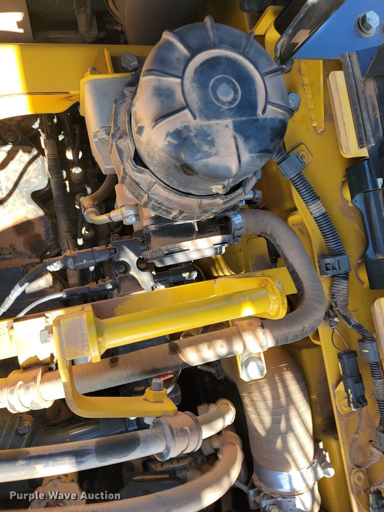 image for item KB9940 2018 Komatsu PC238USLC-11  excavator