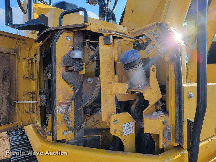 image for item KB9940 2018 Komatsu PC238USLC-11  excavator