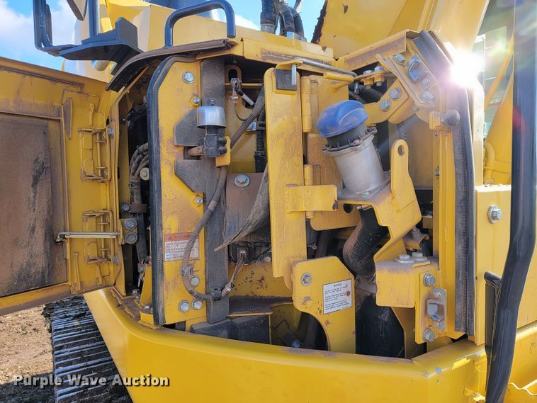 image for item KB9940 2018 Komatsu PC238USLC-11  excavator