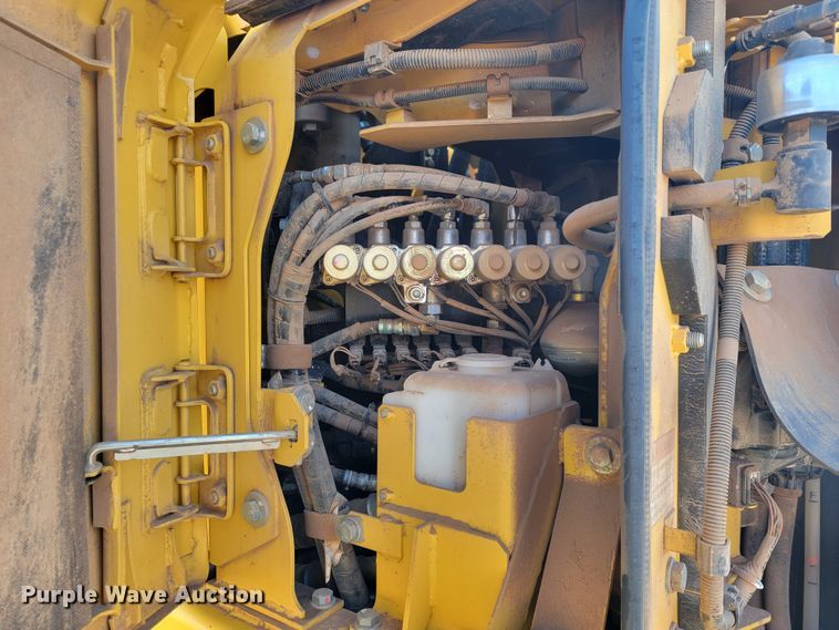 image for item KB9940 2018 Komatsu PC238USLC-11  excavator