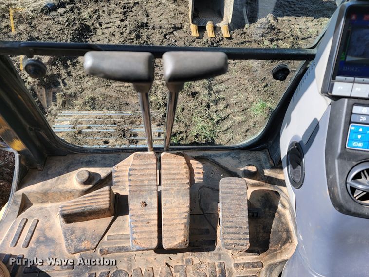 image for item KB9940 2018 Komatsu PC238USLC-11  excavator