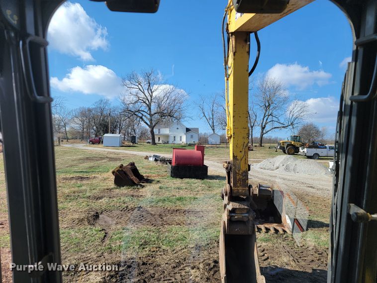 image for item KB9940 2018 Komatsu PC238USLC-11  excavator