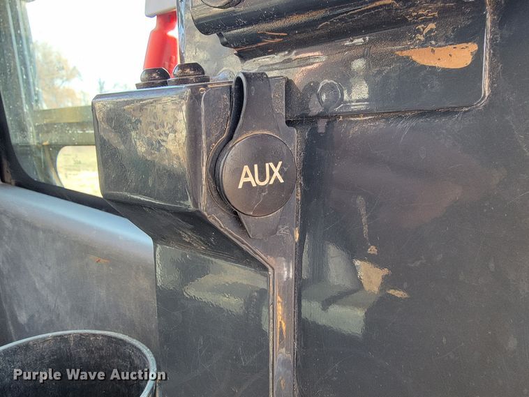 image for item KB9940 2018 Komatsu PC238USLC-11  excavator