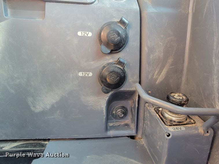 image for item KB9940 2018 Komatsu PC238USLC-11  excavator