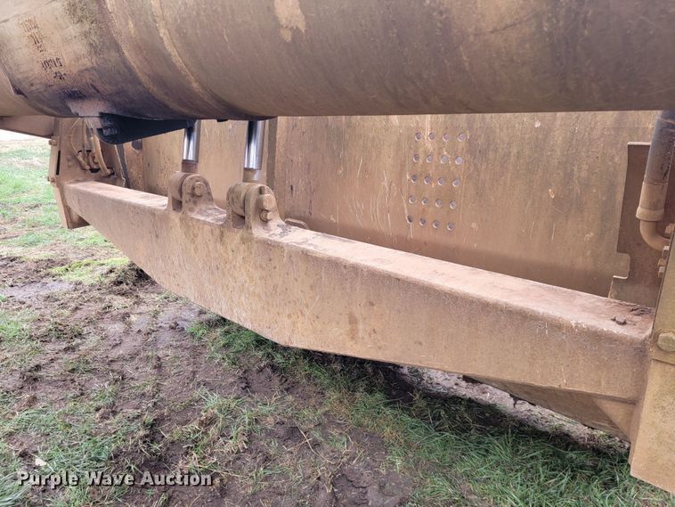 image for item KB9941 1985 Caterpillar 621B  conventional scraper