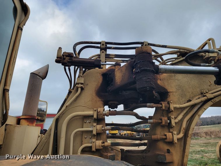 image for item KB9941 1985 Caterpillar 621B  conventional scraper