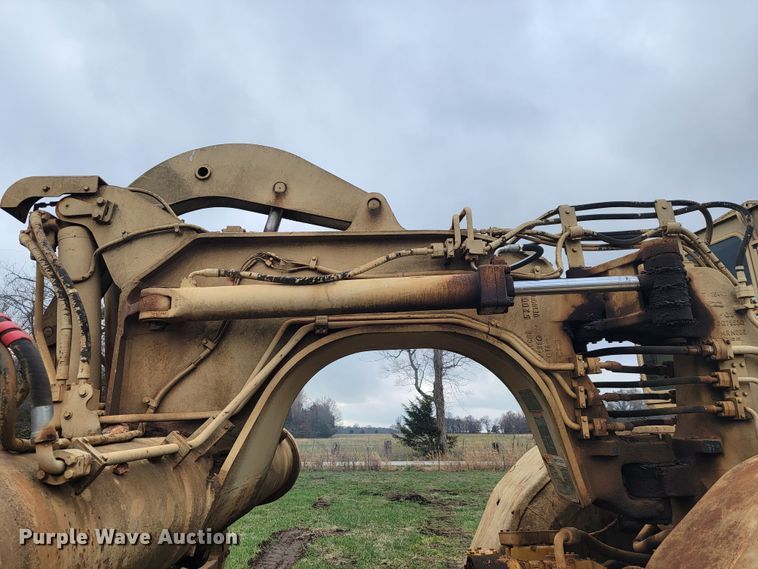 image for item KB9941 1985 Caterpillar 621B  conventional scraper