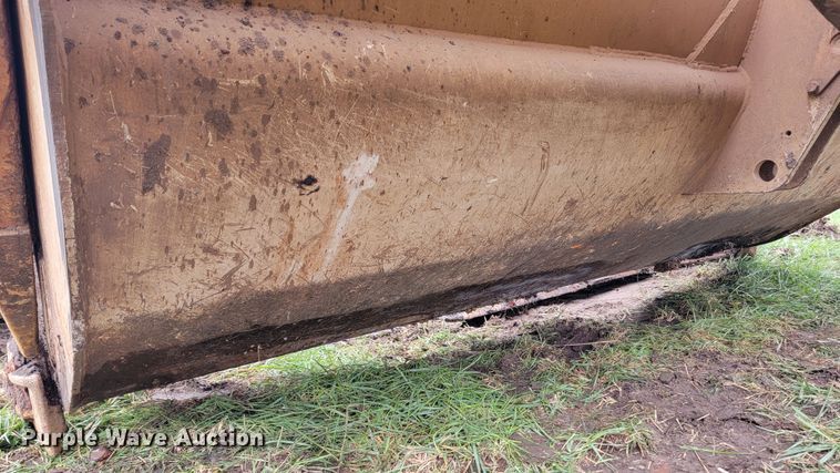 image for item KB9941 1985 Caterpillar 621B  conventional scraper