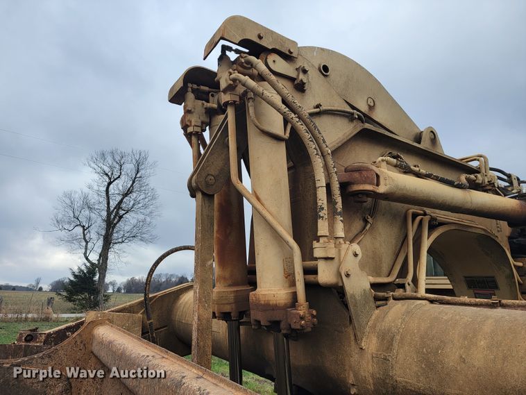 image for item KB9941 1985 Caterpillar 621B  conventional scraper