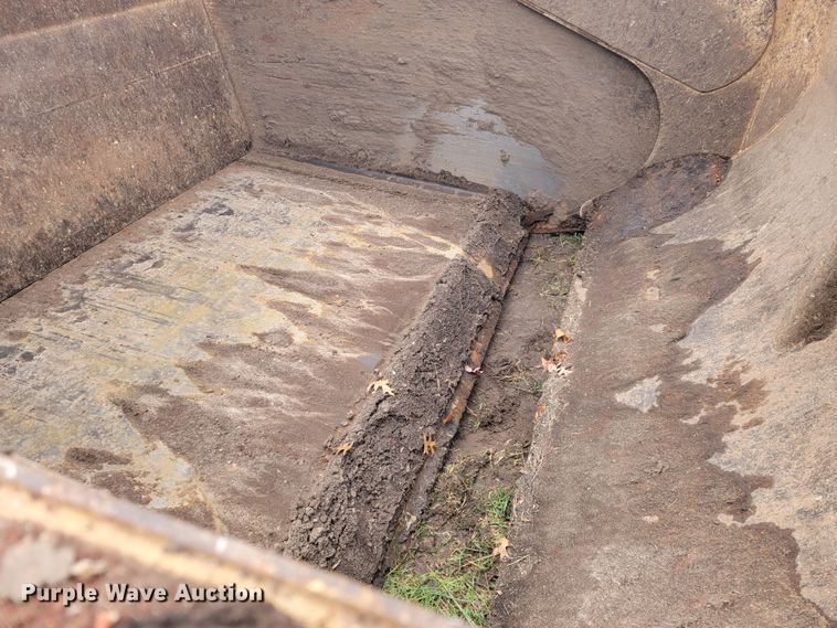 image for item KB9941 1985 Caterpillar 621B  conventional scraper