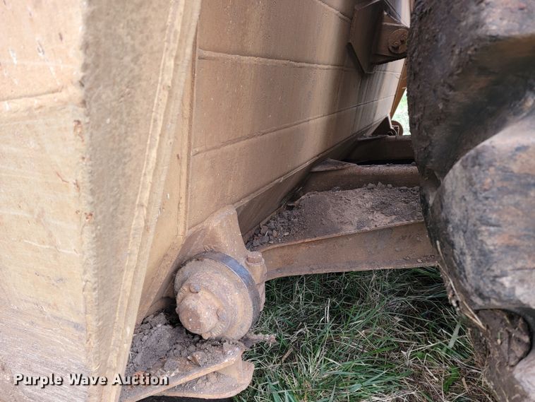 image for item KB9941 1985 Caterpillar 621B  conventional scraper