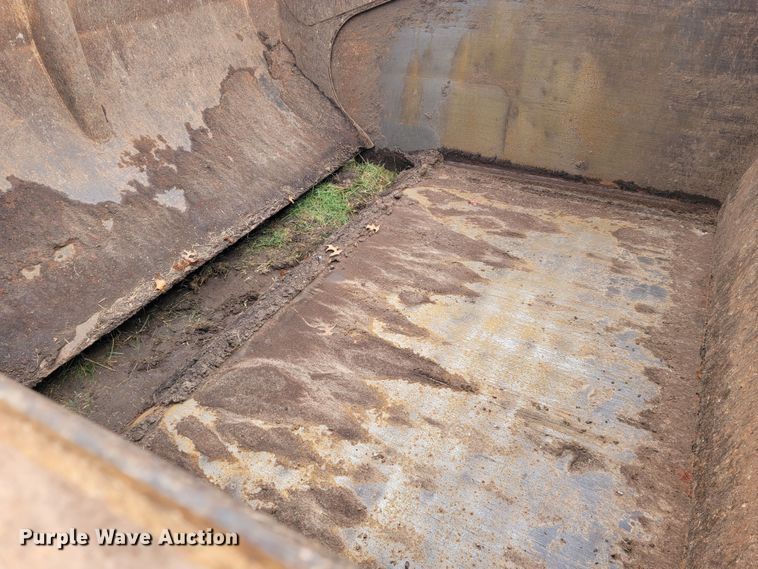 image for item KB9941 1985 Caterpillar 621B  conventional scraper