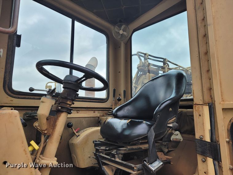 image for item KB9941 1985 Caterpillar 621B  conventional scraper