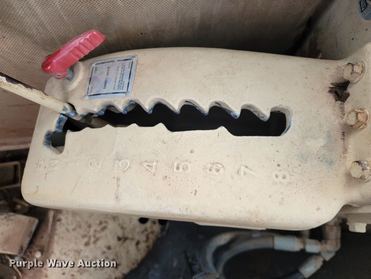 image for item KB9941 1985 Caterpillar 621B  conventional scraper