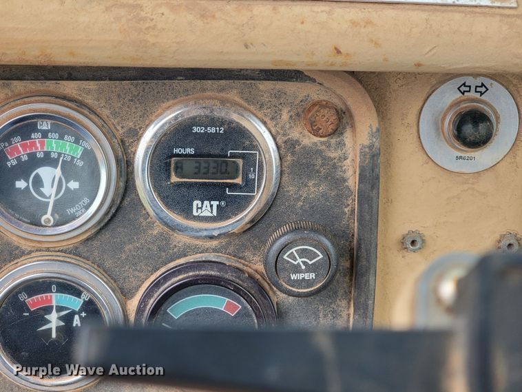 image for item KB9941 1985 Caterpillar 621B  conventional scraper