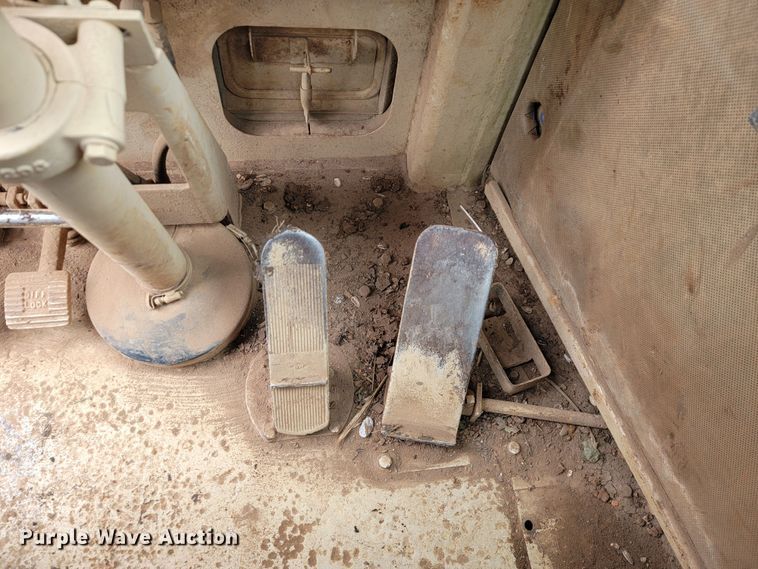 image for item KB9941 1985 Caterpillar 621B  conventional scraper