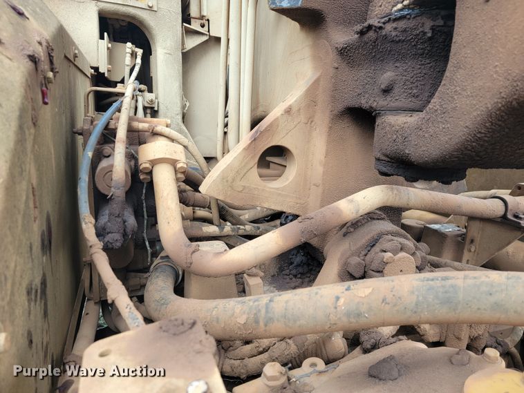 image for item KB9941 1985 Caterpillar 621B  conventional scraper