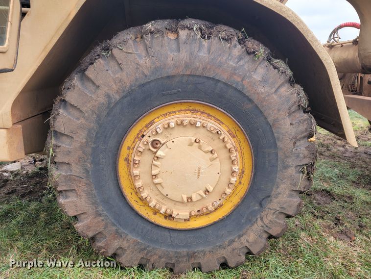 image for item KB9941 1985 Caterpillar 621B  conventional scraper