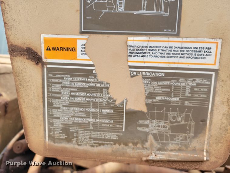 image for item KB9941 1985 Caterpillar 621B  conventional scraper