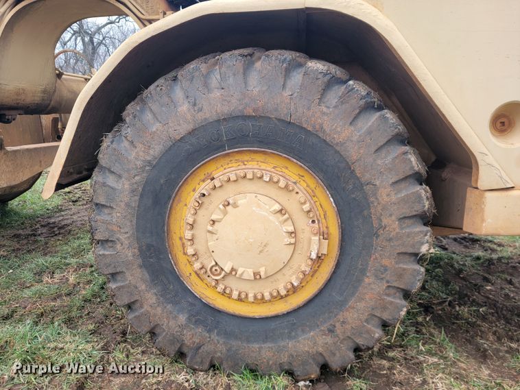 image for item KB9941 1985 Caterpillar 621B  conventional scraper