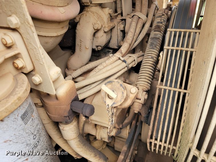 image for item KB9941 1985 Caterpillar 621B  conventional scraper