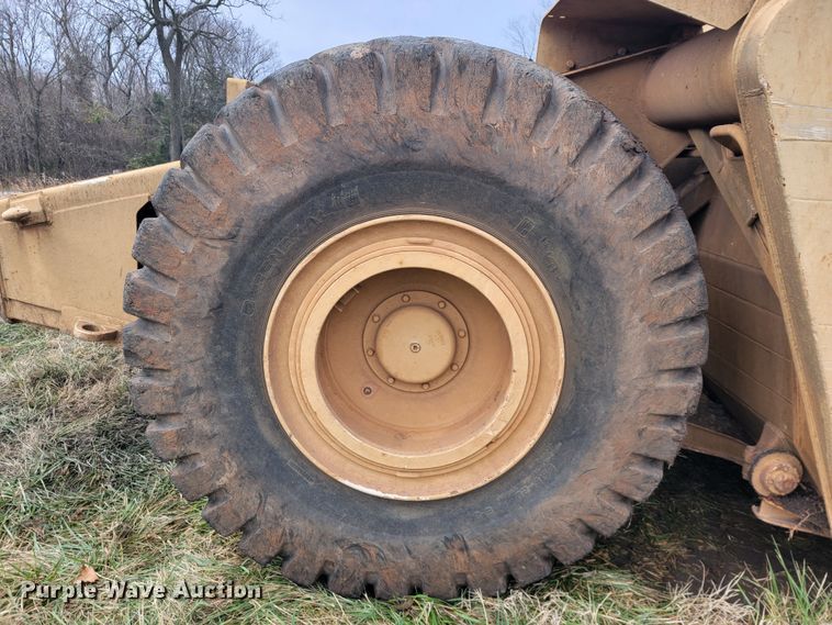 image for item KB9941 1985 Caterpillar 621B  conventional scraper