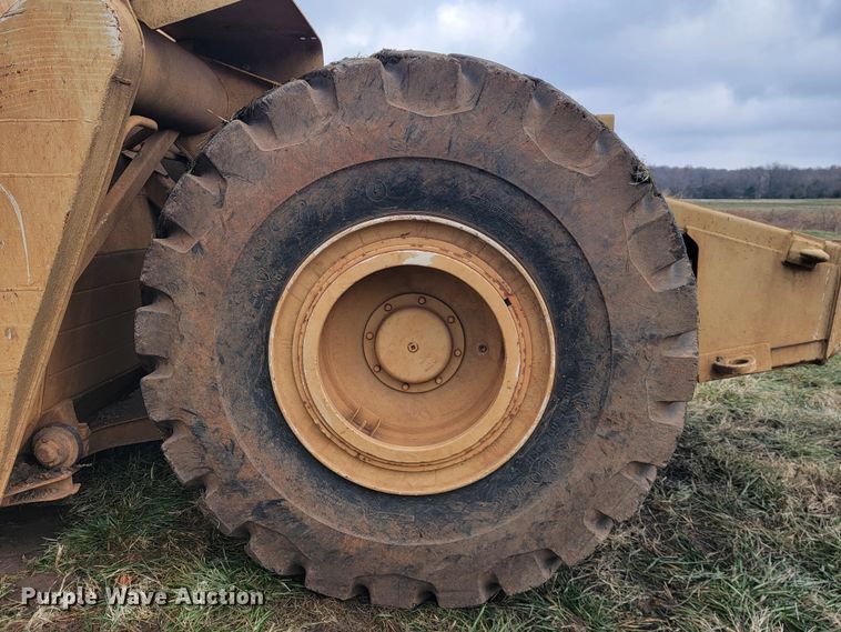 image for item KB9941 1985 Caterpillar 621B  conventional scraper