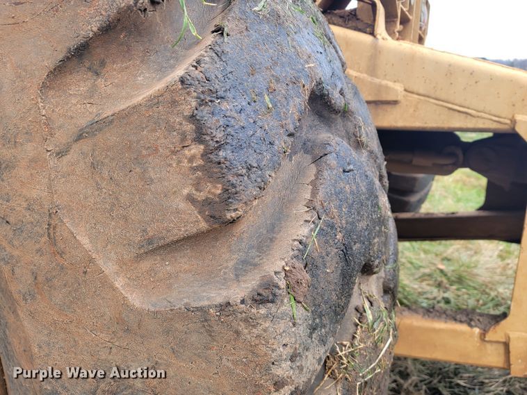 image for item KB9941 1985 Caterpillar 621B  conventional scraper