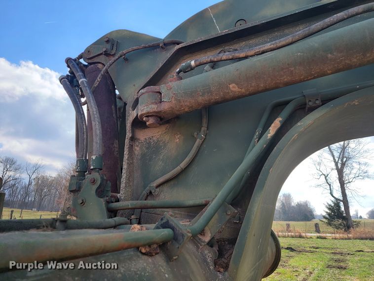 image for item KB9942 1984 Caterpillar 621B  conventional scraper