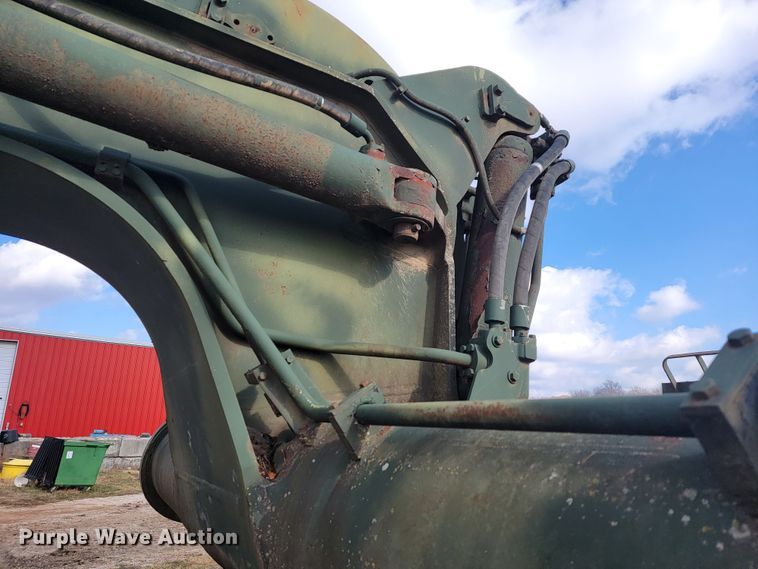 image for item KB9942 1984 Caterpillar 621B  conventional scraper