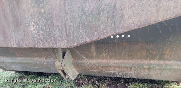 image for item KB9942 1984 Caterpillar 621B  conventional scraper