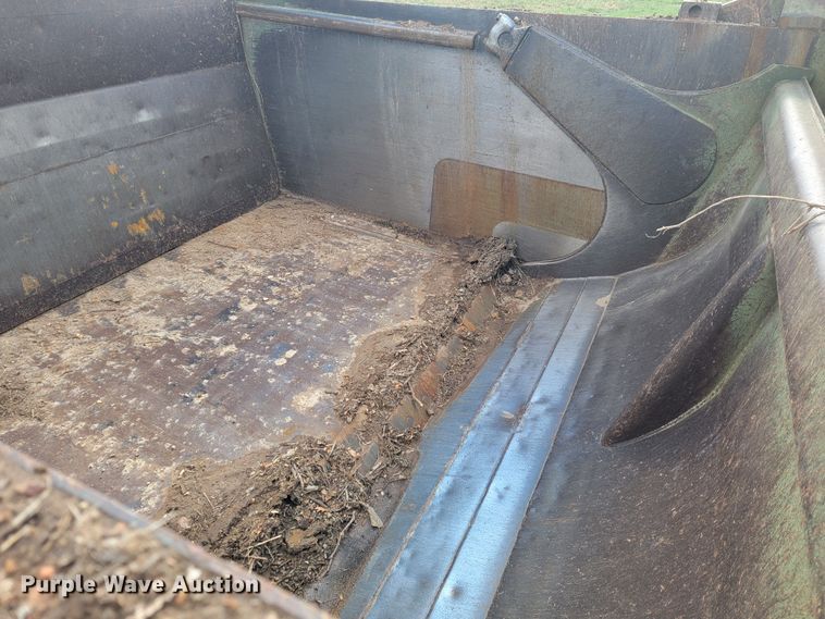 image for item KB9942 1984 Caterpillar 621B  conventional scraper