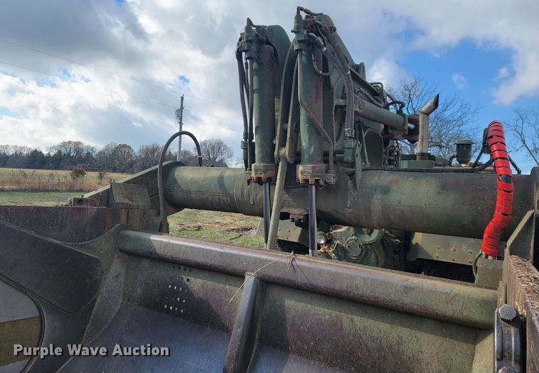 image for item KB9942 1984 Caterpillar 621B  conventional scraper