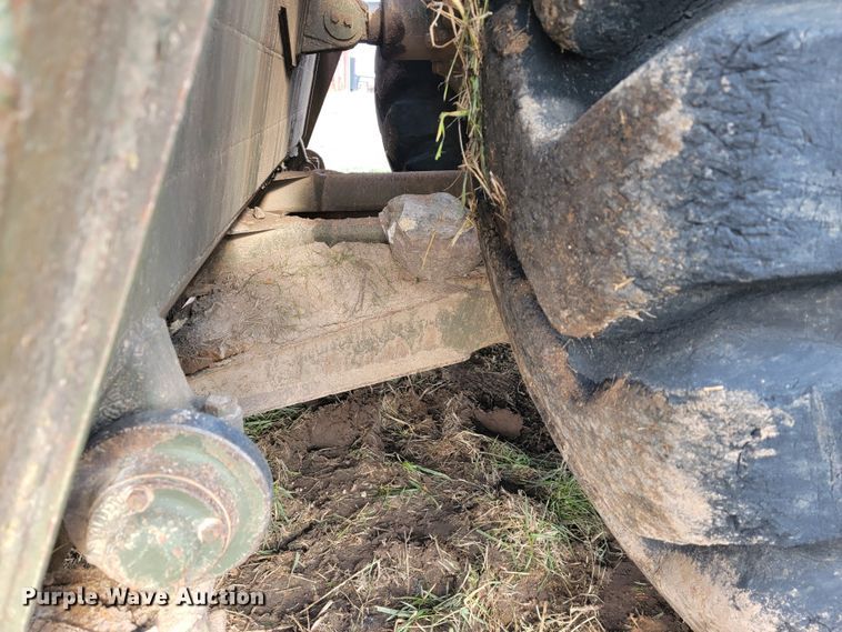 image for item KB9942 1984 Caterpillar 621B  conventional scraper