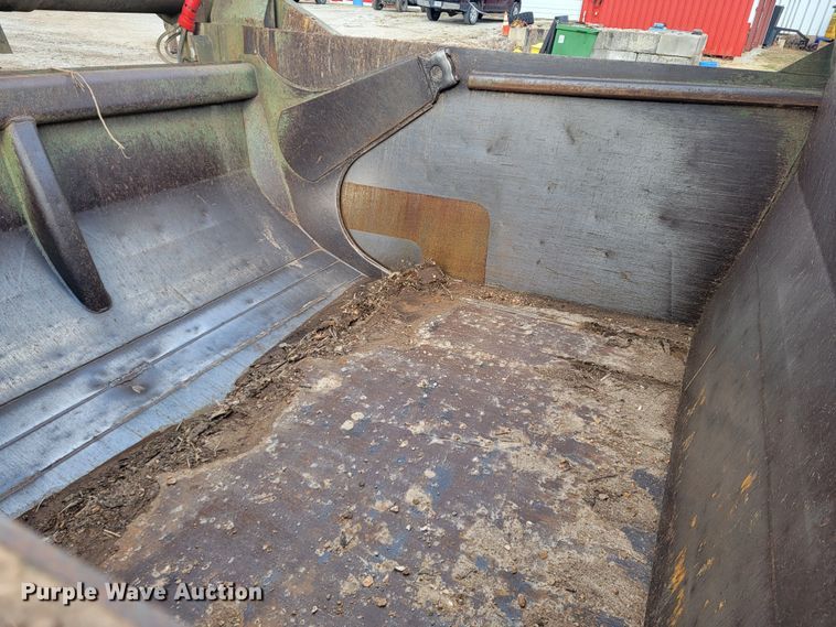 image for item KB9942 1984 Caterpillar 621B  conventional scraper