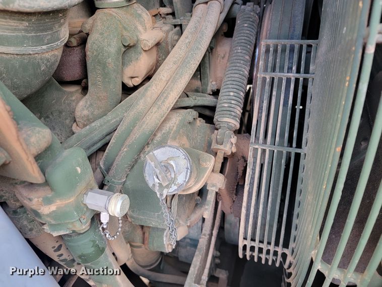 image for item KB9942 1984 Caterpillar 621B  conventional scraper