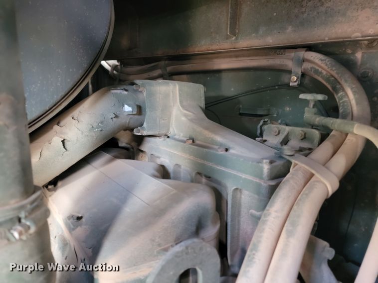 image for item KB9942 1984 Caterpillar 621B  conventional scraper